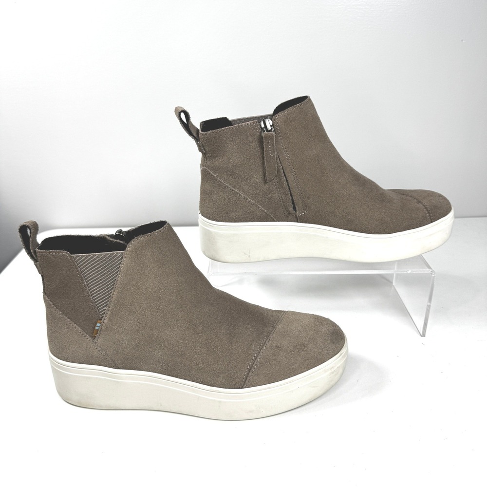 TOMS Chelsea Boots Womens 6.5 Taupe Suede Lug Platform Ankle Booties Shoes